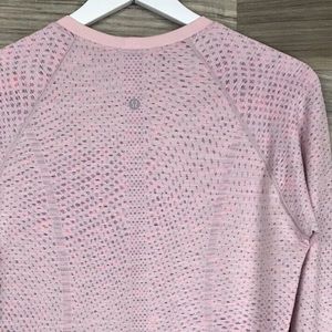 Long sleeve Swiflty Top